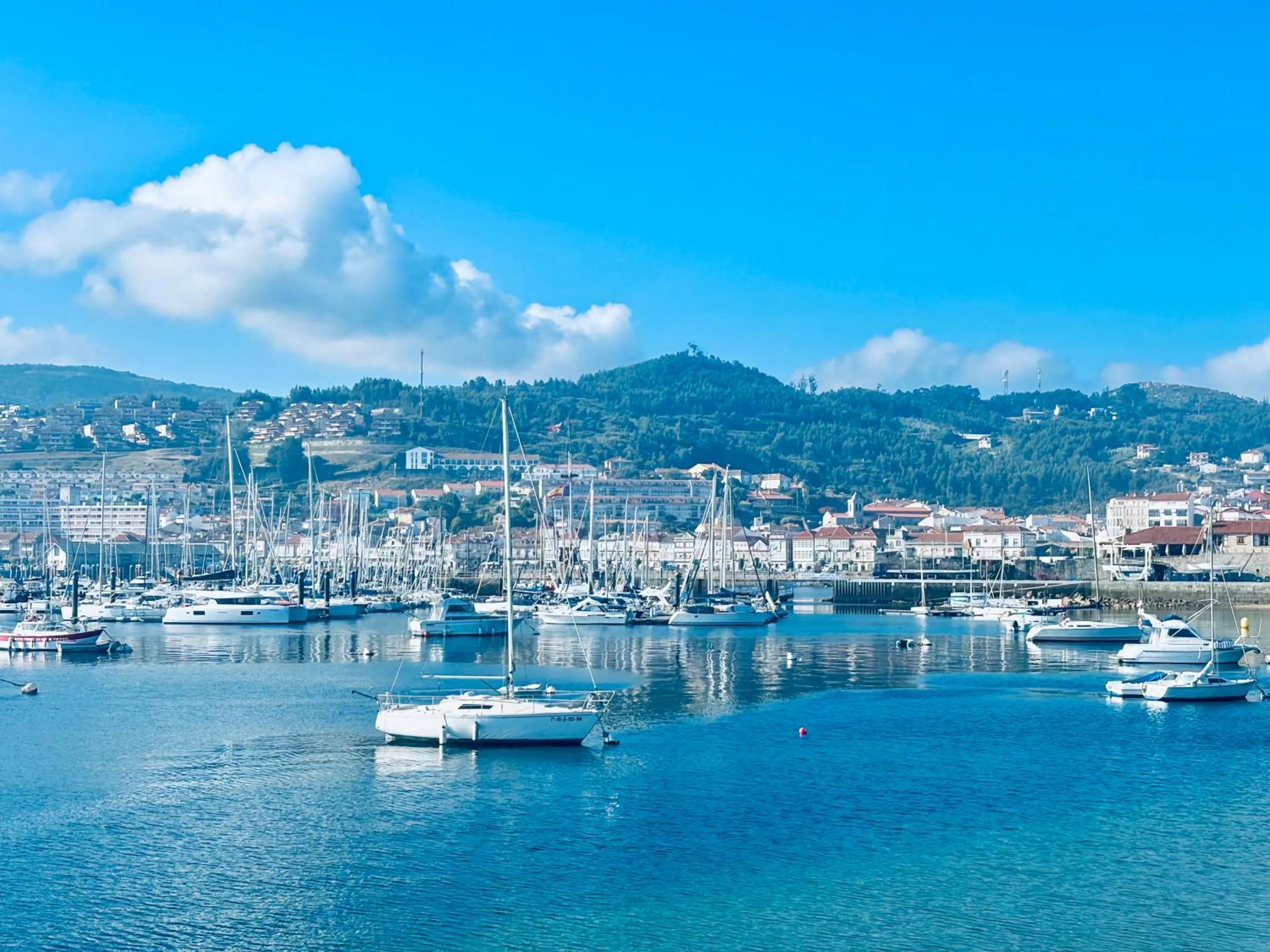 Hoibai, Raina, Atico, Con Vistas Al Casco Historico De Baiona, Galicia Apartment Luaran gambar